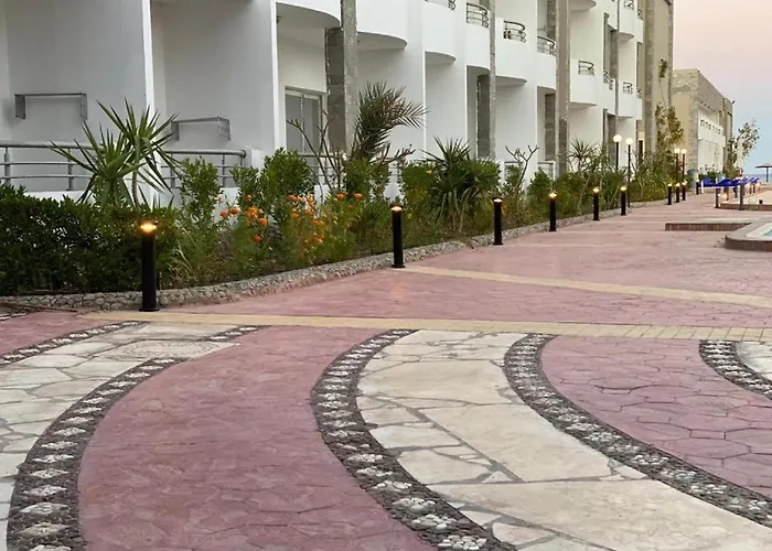 Beachfront Cozy Flat 10 Minutes From Air Port, Free Wifi