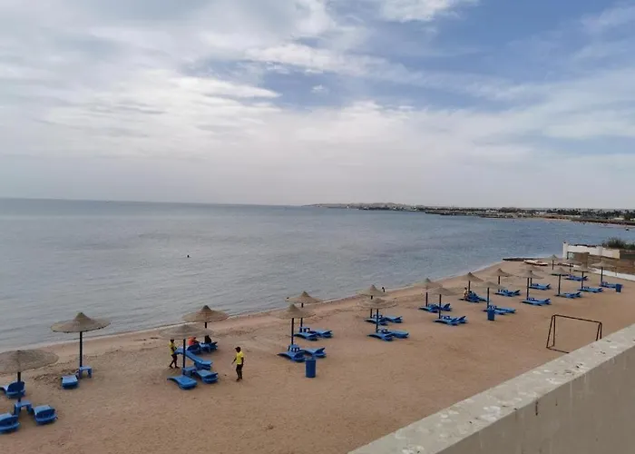 Apartment Beachfront Cozy Flat 10 Minutes From Air Port, Free Wifi