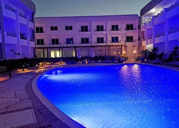 Beachfront Cozy Flat 10 Minutes From Air Port, Free Wifi