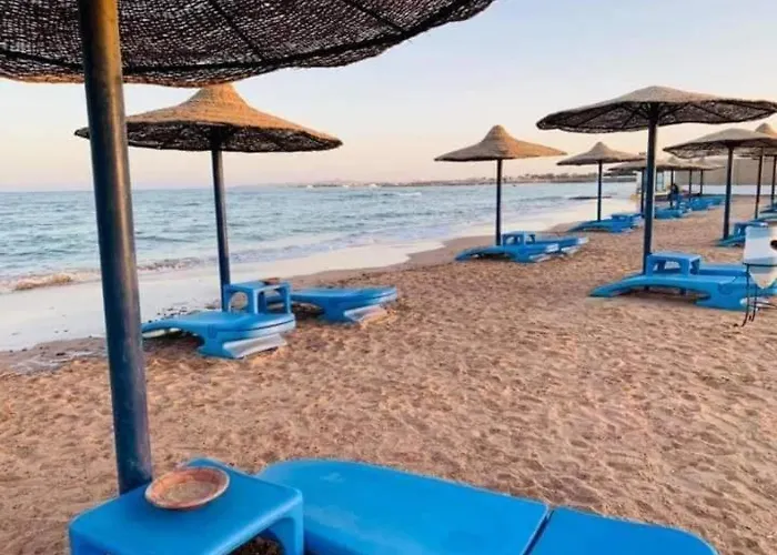 Beachfront Cozy Flat 10 Minutes From Air Port, Free Wifi * Hurghada