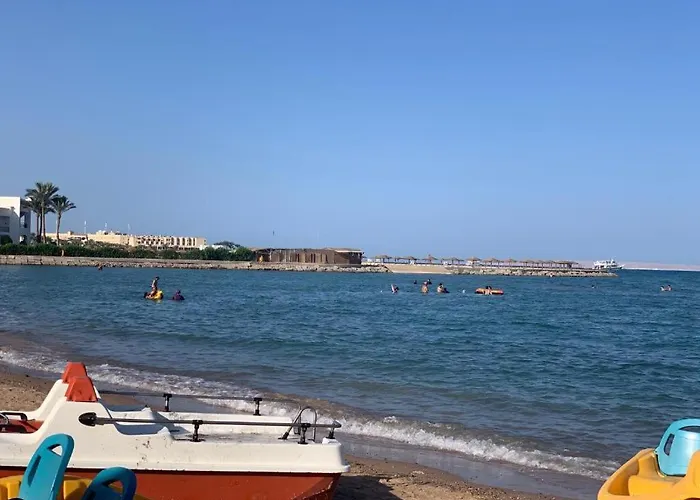 Beachfront Cozy Flat 10 Minutes From Air Port, Free Wifi Apartment Hurghada