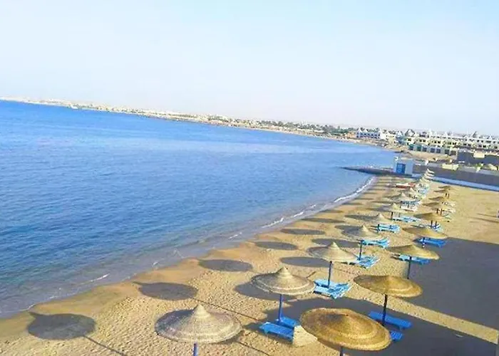Beachfront Cozy Flat 10 Minutes From Air Port, Free Wifi * Hurghada