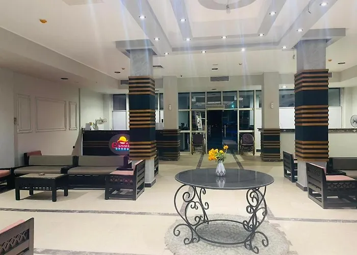 Beachfront Cozy Flat 10 Minutes From Air Port, Free Wifi